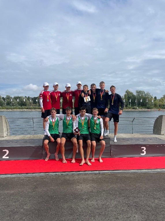 Siegerfoto K4 2000m (Louis vorne links)