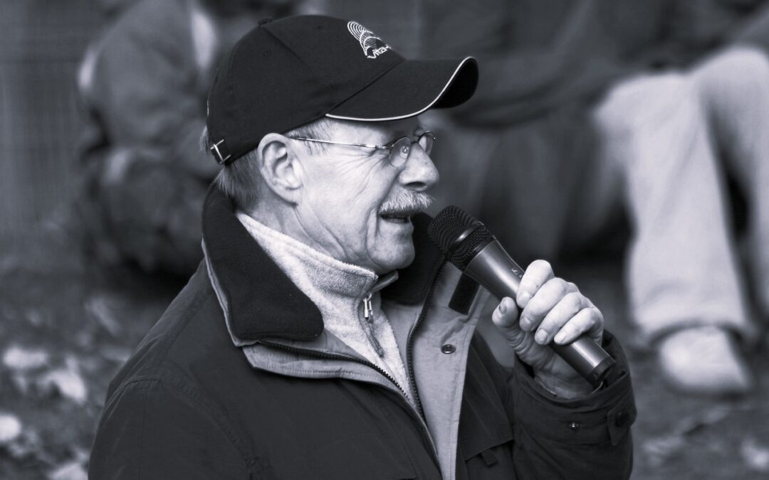 Rüdiger Grunow als Sprecher beim Kernberglauf. Foto H. Kremer